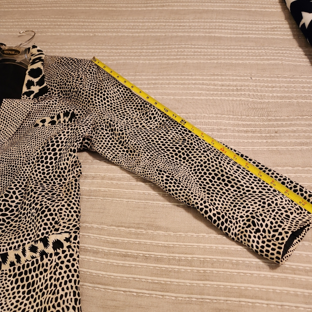 BEAUTIFUL ANIMAL PRINT JACKET/BLAZER 100% SILK EUC - Picture 7 of 11